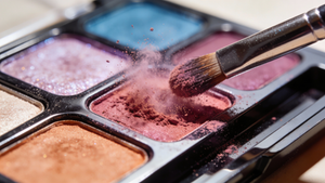 魅可眼影盘特写