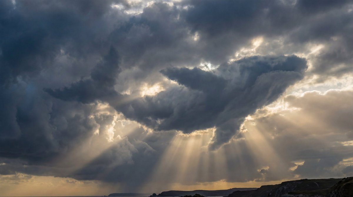 Dramatic Cloud Formation Illusion 4