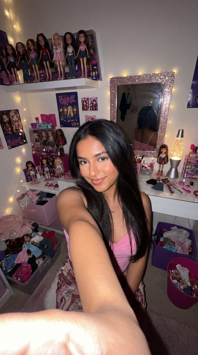 Sample output image for 8k Ultra-Photorealistic Bratz Doll Themed Selfie