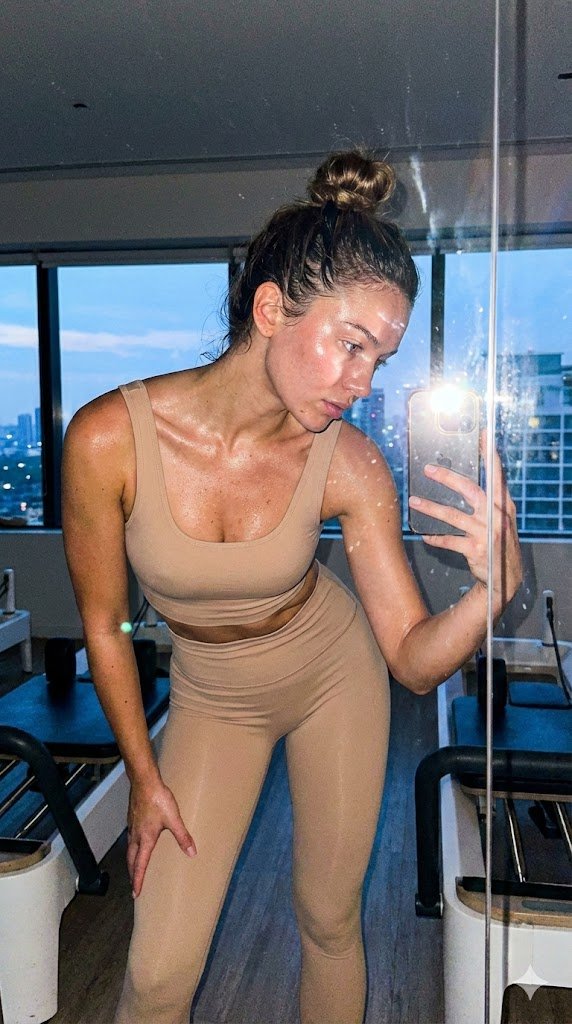 Sample output image for Pilates Selfie Prompt