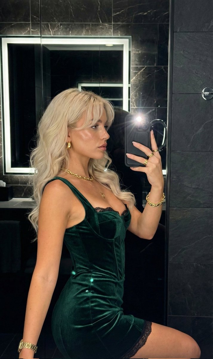 Night Luxe Flash Photography Mirror Selfie