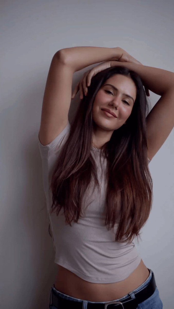 Ultra-Realistic Ana De Armas Studio Portrait Prompt (JSON format)