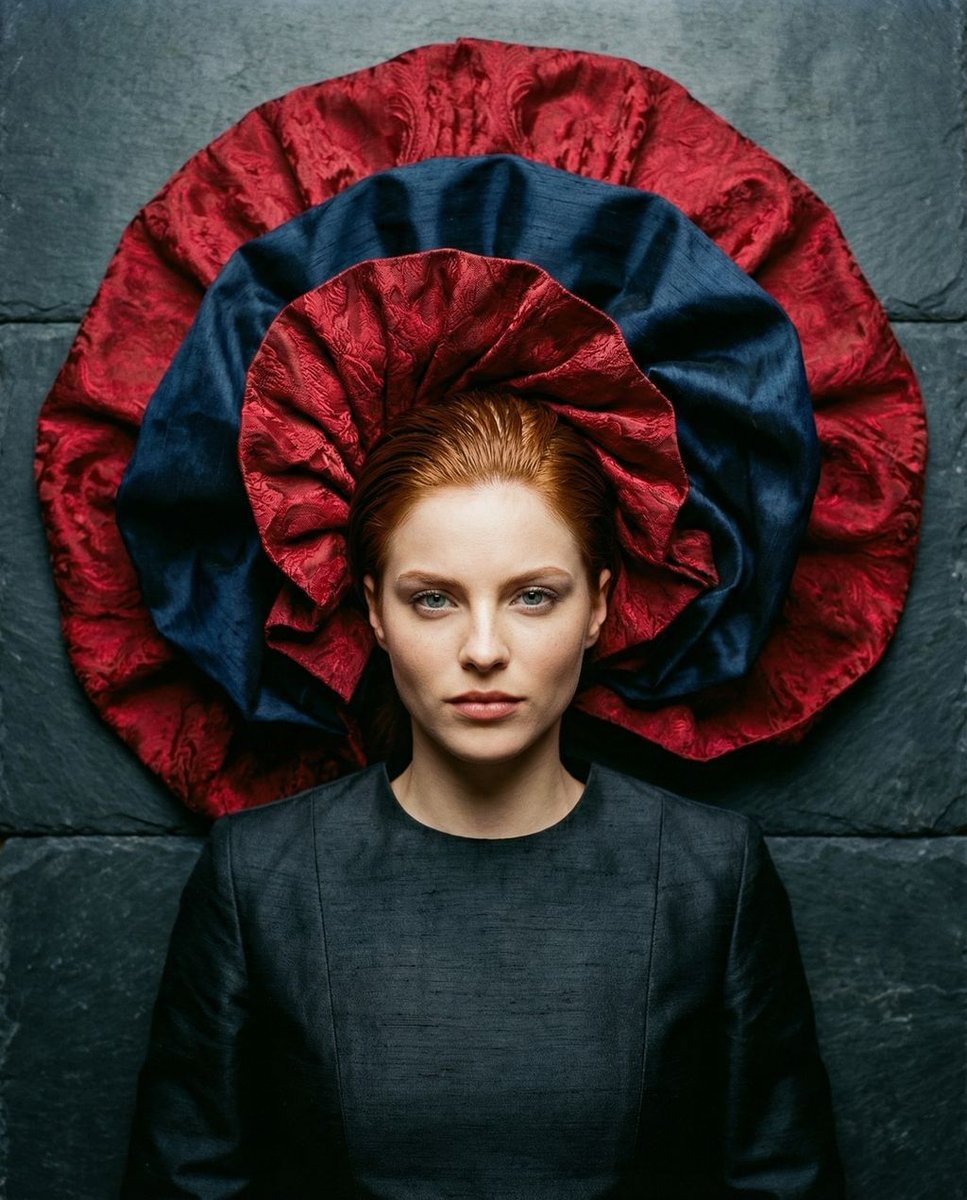 产品营销 - 前卫的自上而下织物光环肖像 - Image 1