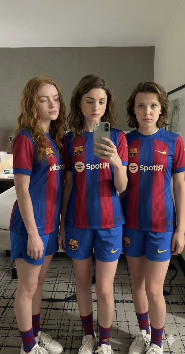 Full-Body Mirror Selfie of Actresses in FC Barcelona Kits
