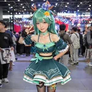Cosplayer Portrait at Convention – GPT Image 2 prompt by 青龍聖者