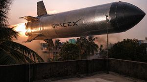 Low-Hovering Spacecraft Over Neighborhood – GPT Image 2 prompt by Sad AlbertX