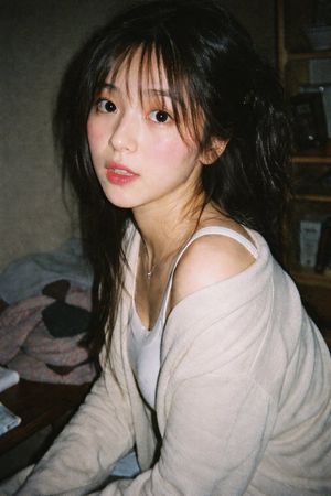 Vintage 35mm Flash Portrait – GPT Image 2 prompt by Ecoo