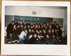 Polaroid of Japanese Class Graduation Photo – GPT Image 2 prompt by やきいも｜週1クリエイトで飯を食う