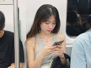 Realistic Subway Snapshot – GPT Image 2 prompt by imovie