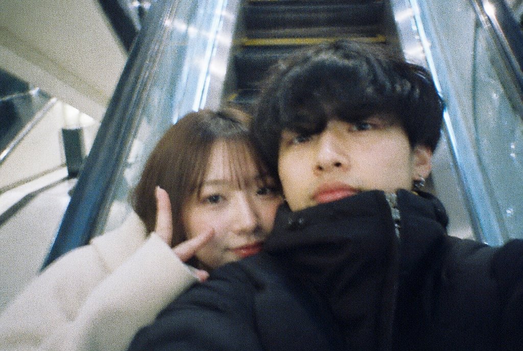 Nostalgic Disposable Camera Snap Prompt example 4
