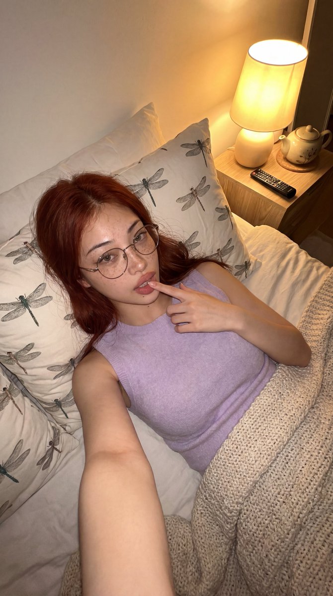 Sample output image for Cozy Bedroom Lifestyle Selfie