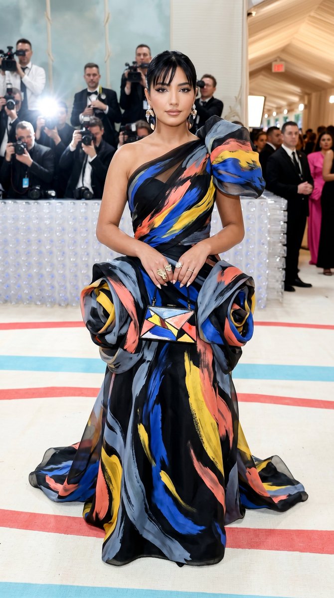 Sample output image for Met Gala Avant-Garde Couture Fashion