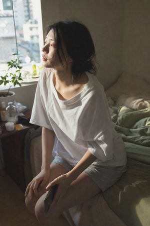清晨卧室随拍肖像