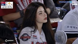 KBO Baseball Broadcast Candid