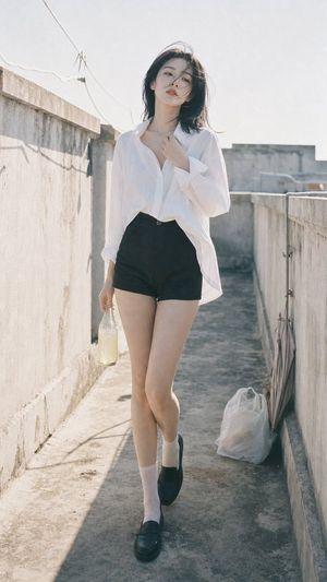 Rooftop Walkway Fashion OOTD