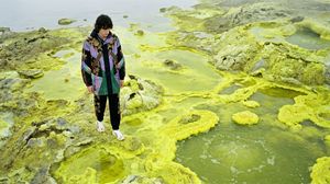 Surreal Sulfur Hot Spring Explorer