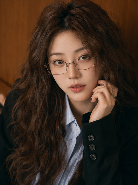 Miu Style Academic Nerd Portrait example 3