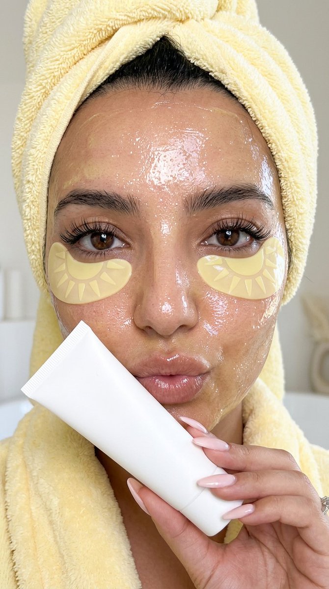 Sample output image for Luxury Skincare Selfie Concept
