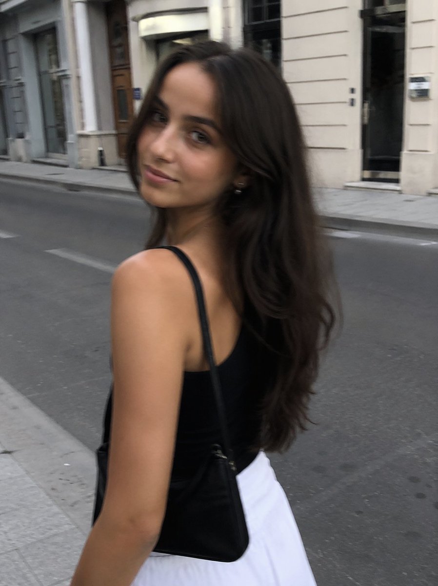 Candid Street Fashion Snapshot