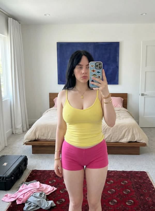 Sample output image for Candid Modern Bedroom Mirror Selfie