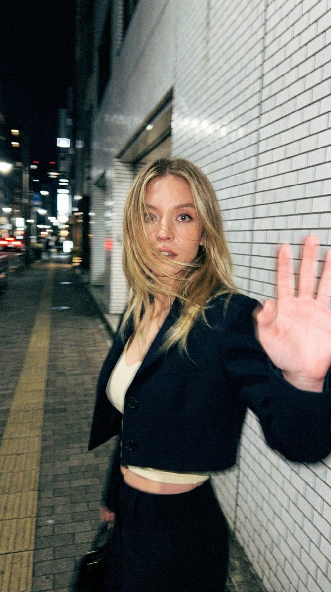Sample output image for Candid Tokyo Smartphone Night Photo