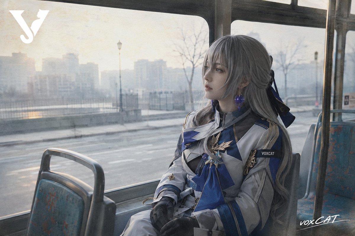 Profile / Avatar - Rainy Bus Live-Action Cosplay Still - Image 2
