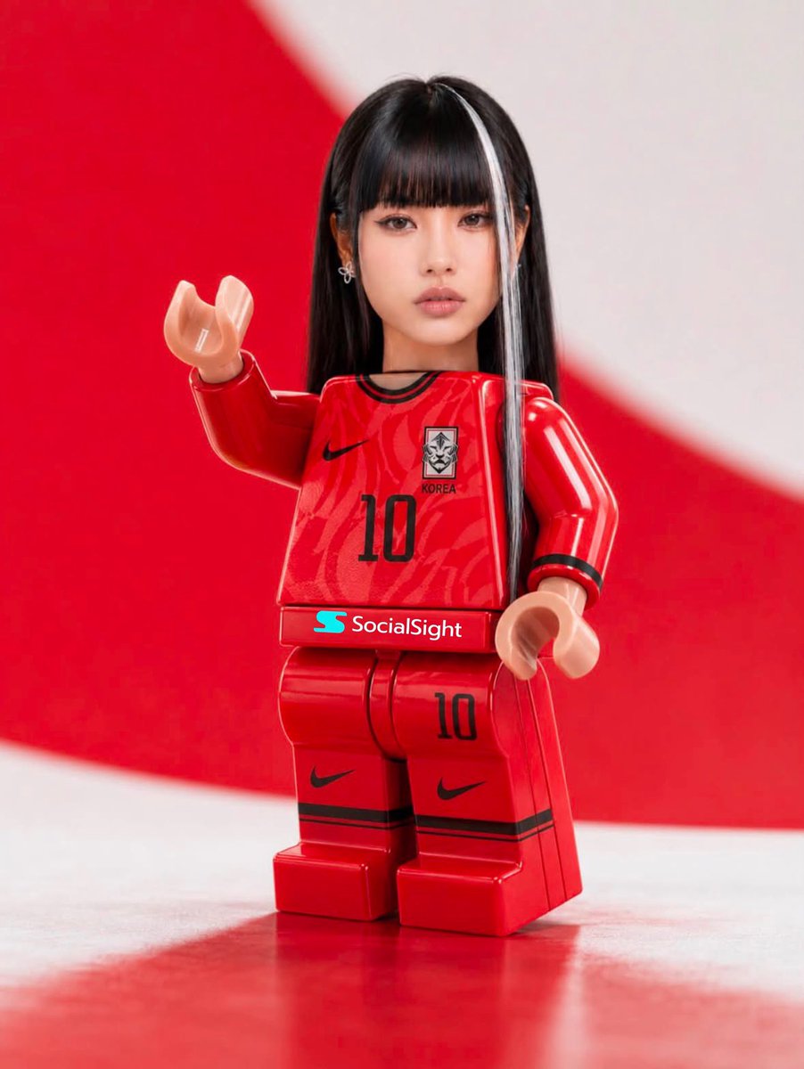 E-commerce Main Image - LEGO-Style Minifigure Collectible - Image 2