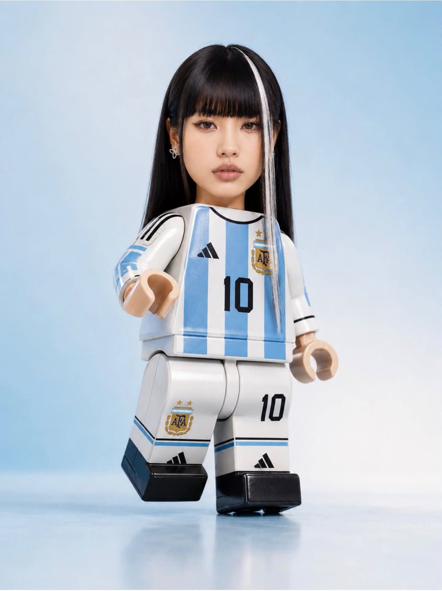 E-commerce Main Image - LEGO-Style Minifigure Collectible - Image 4