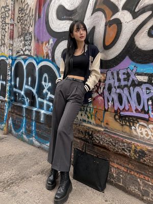 Urban Fashion Portrait Prompt AI image template preview