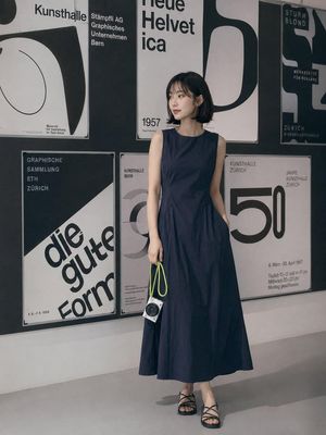 Minimalist Fashion Gallery Photography AI image template preview