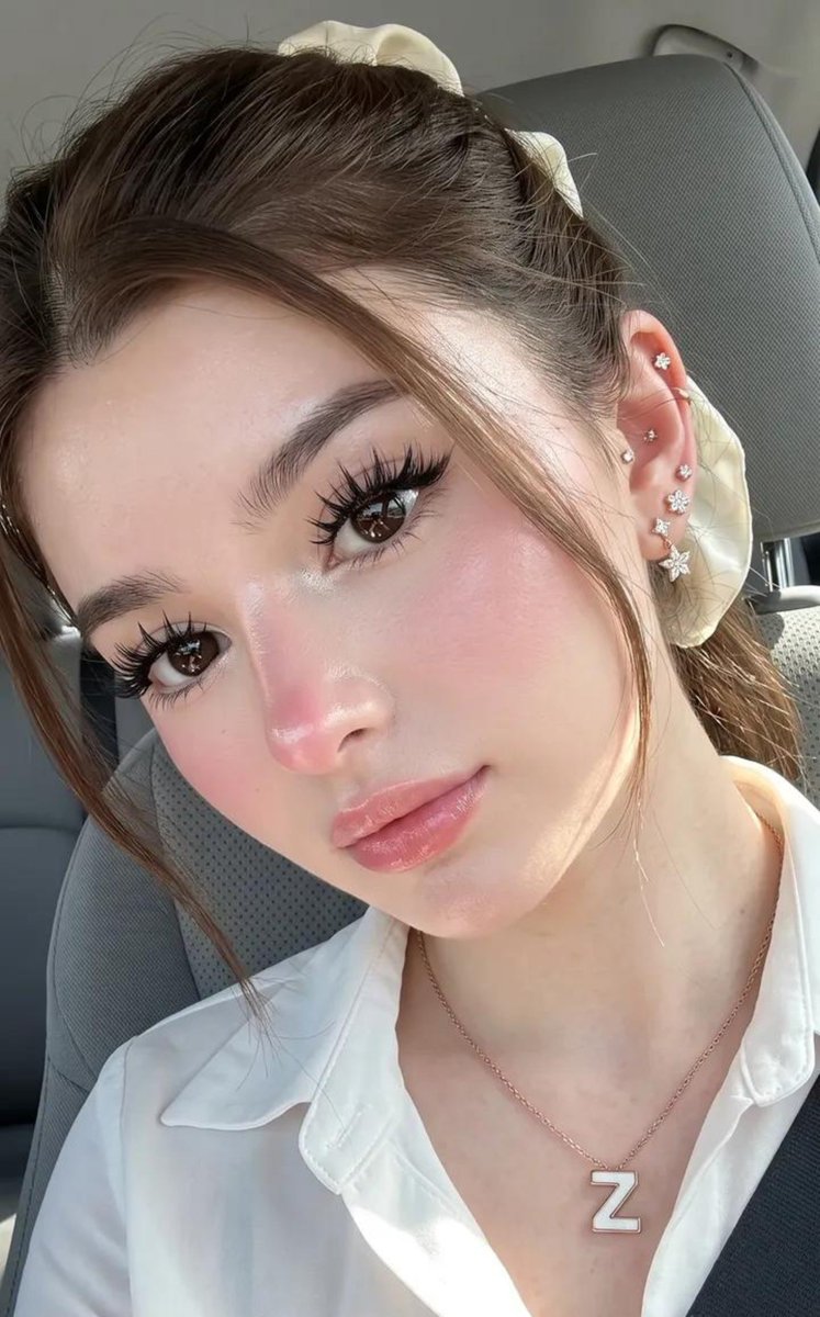 Realistic iPhone Selfie Portrait with Glass Skin reference image 1