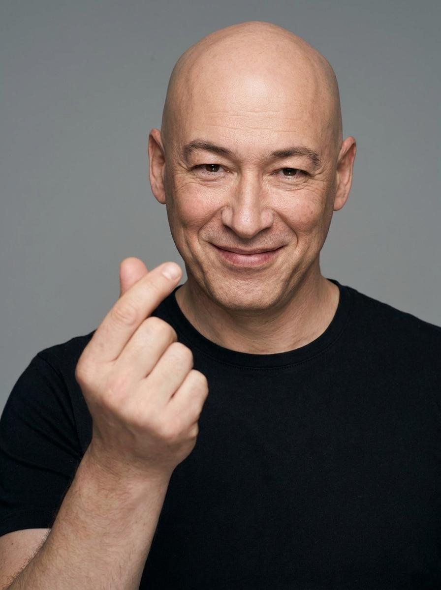 Profile / Avatar - Studio Portrait Heart Gesture - Image 2