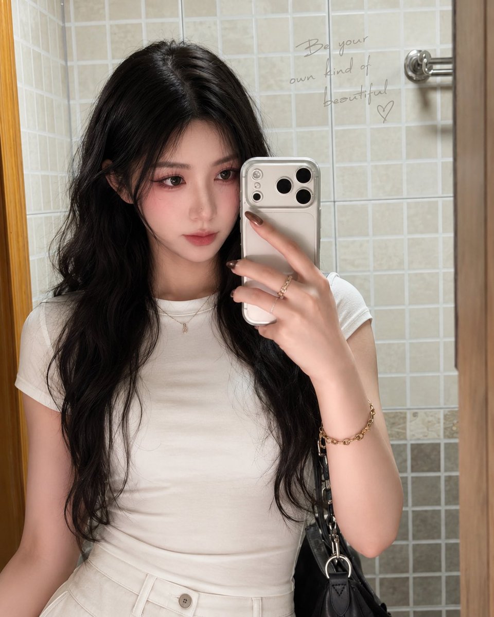 Realistic Korean Mirror Selfie