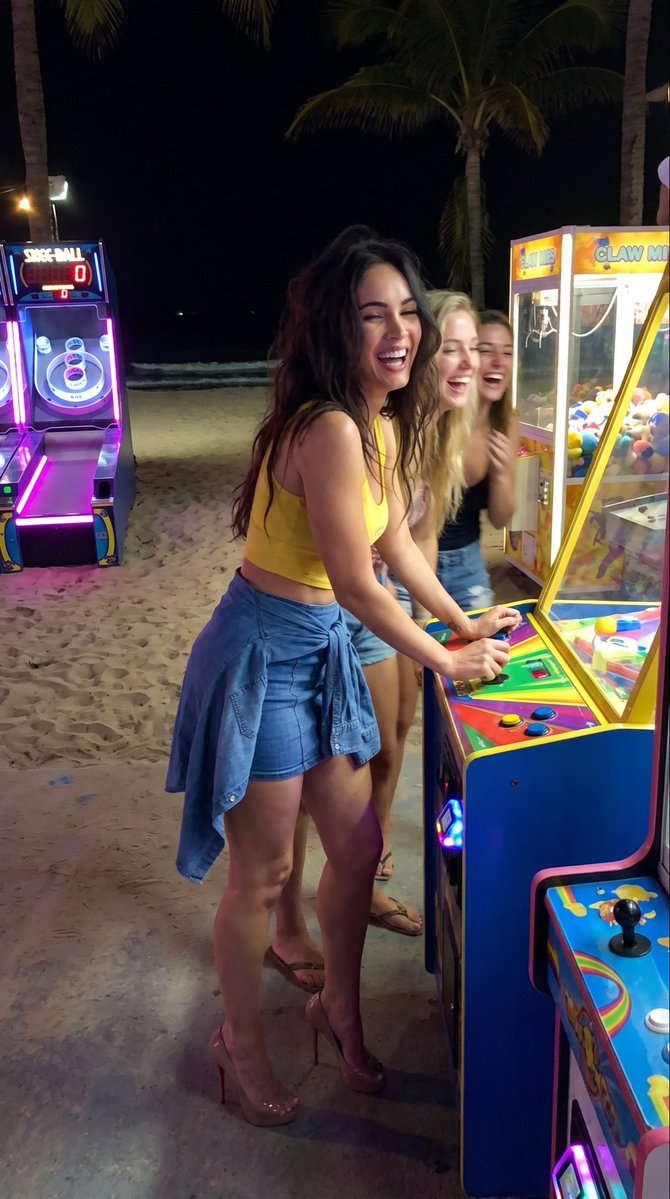 Profile / Avatar - Beach Arcade Night iPhone Shot - Image 3