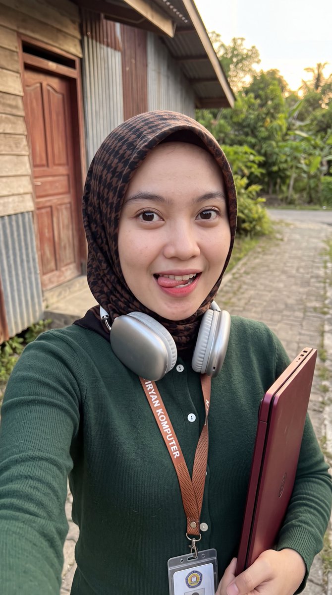 Profile / Avatar - Casual Hijab Selfie Portrait - Image 1