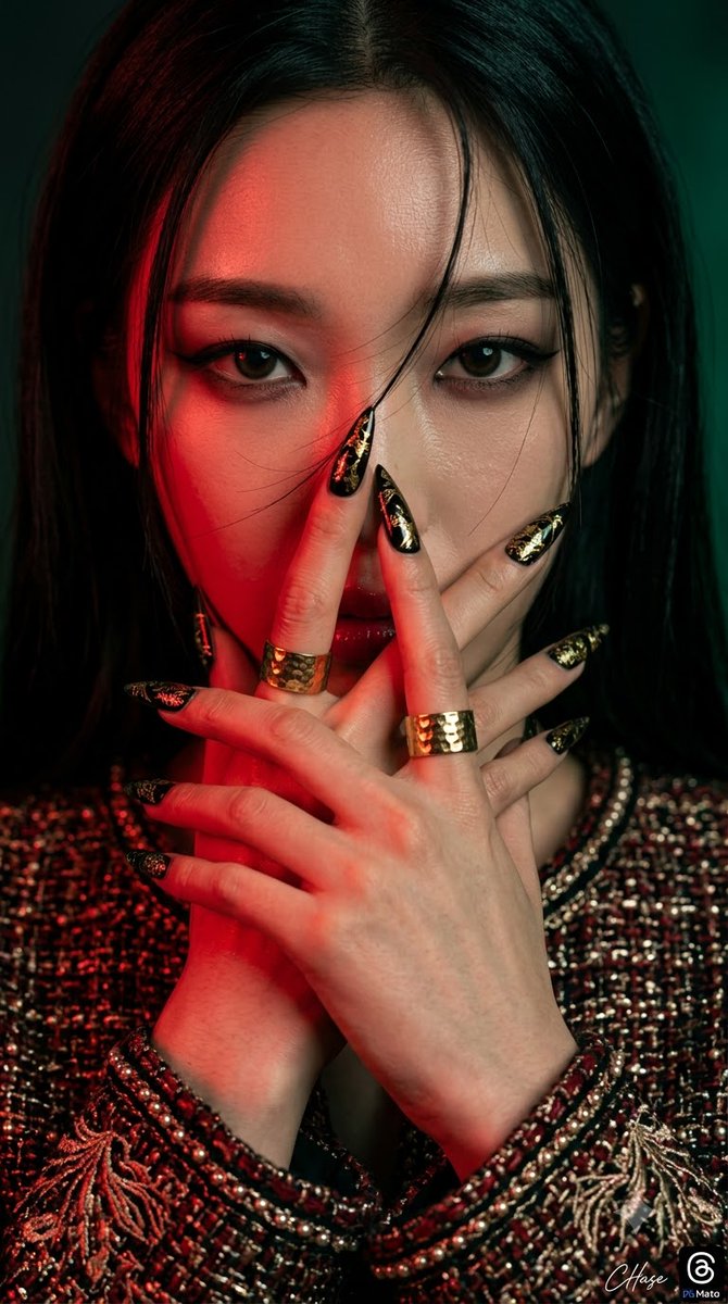 Profile / Avatar - Gothic High-Fashion Extreme Close-up - Image 1