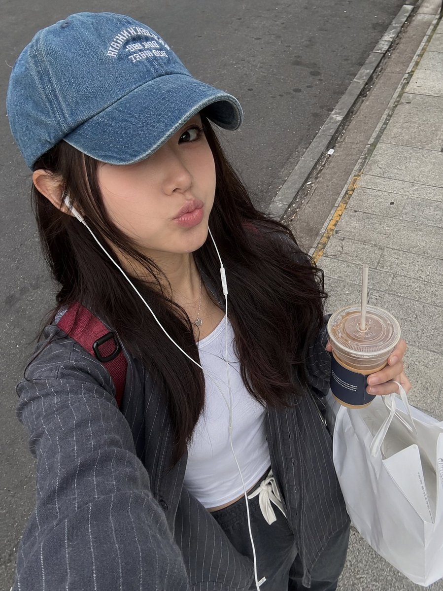 Candid Urban Street Style Selfie