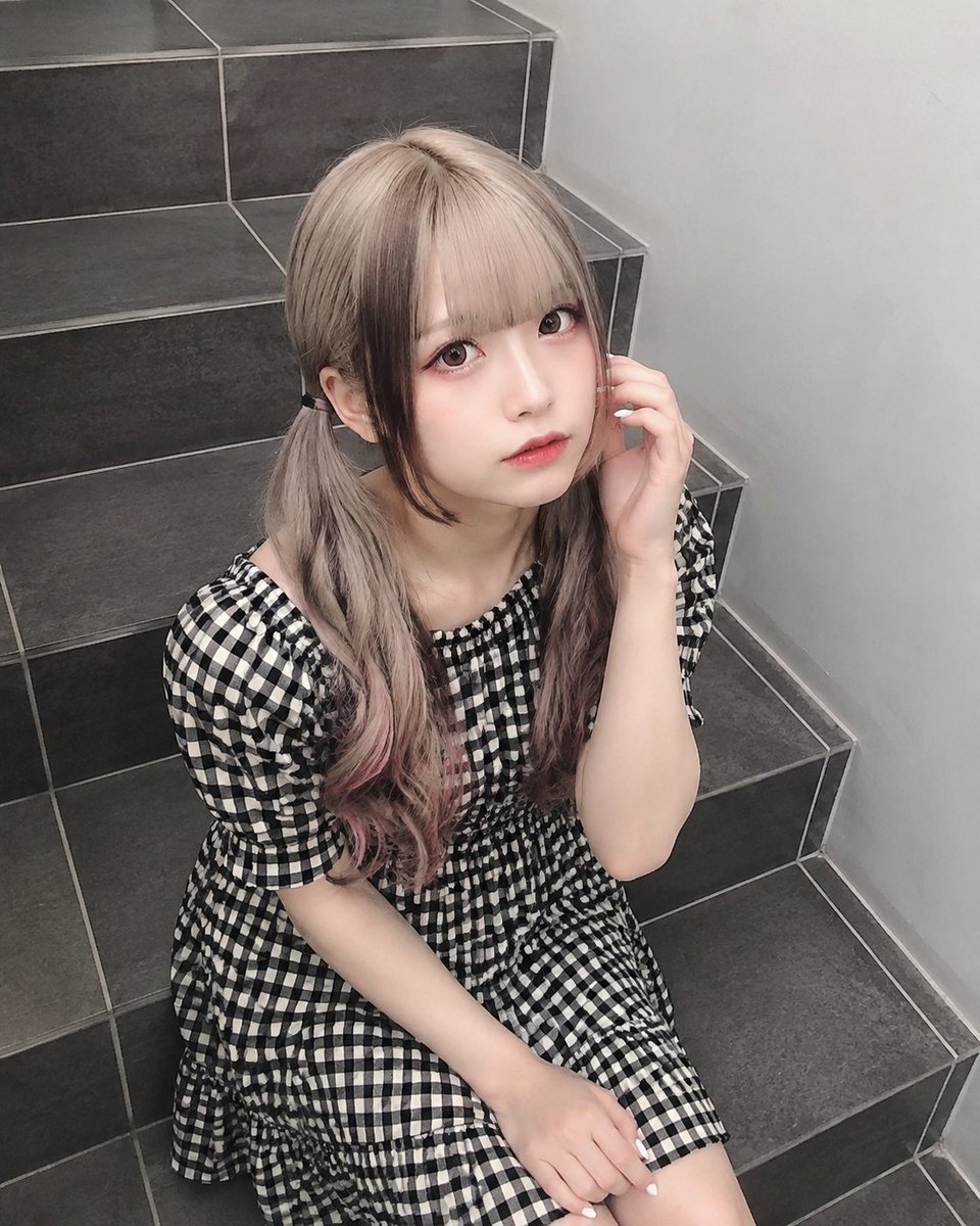 Jirai-Kei Girl iPhone Selfie