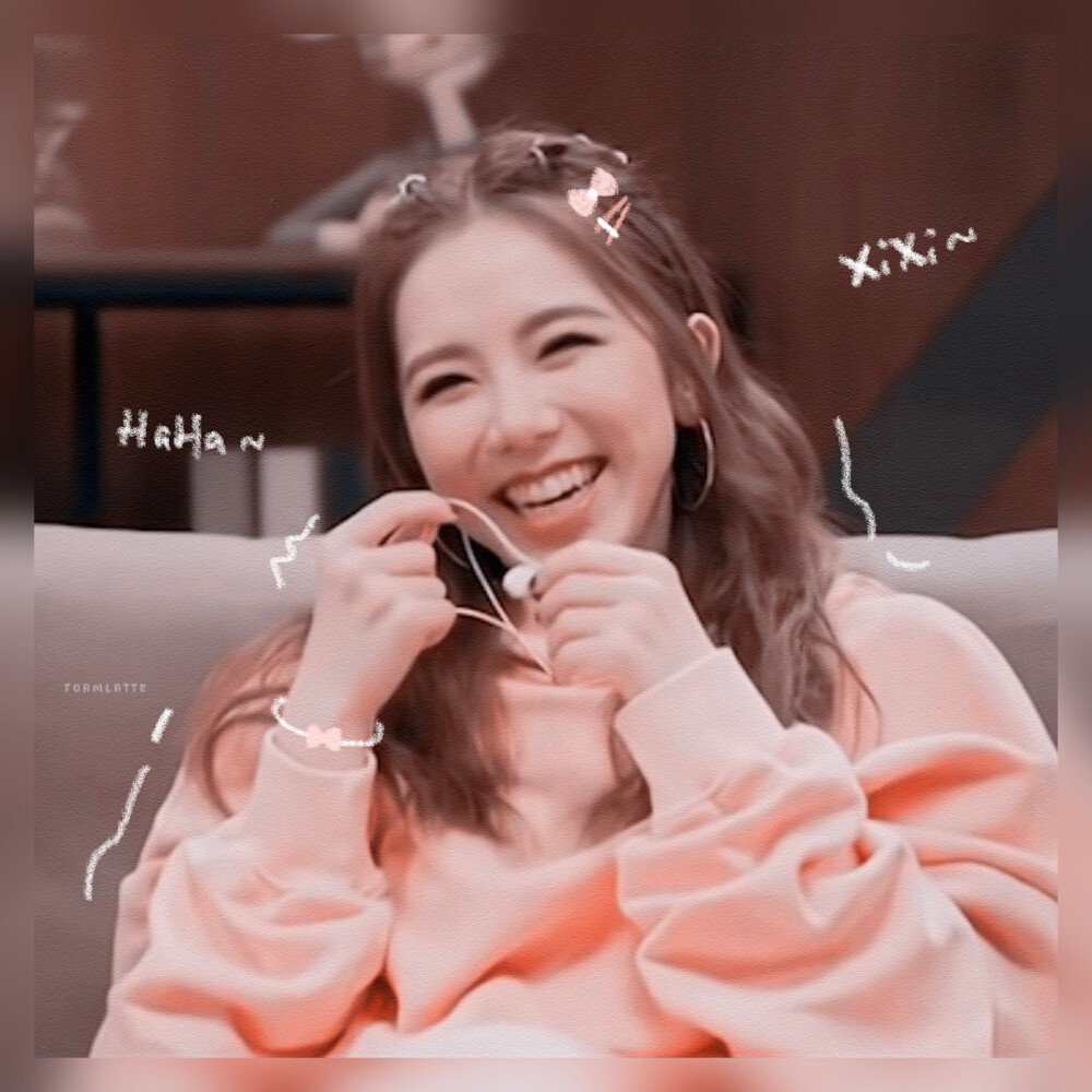 Prompt：
为我生成图中角色的卡通 Line 风格的半身像 GIF 表情包每一帧的图片，注意头饰