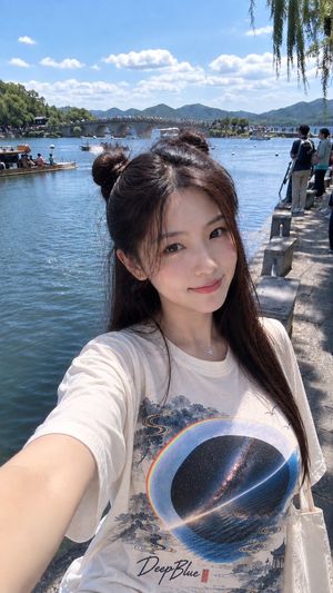 参考效果：虚拟试穿服装迁移
