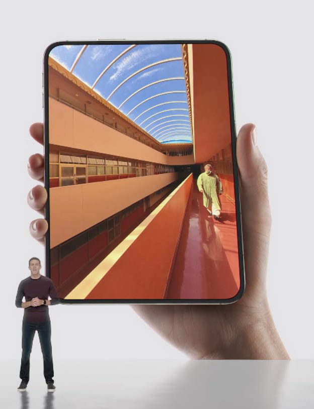Foldable Phone Portal Keynote Scene