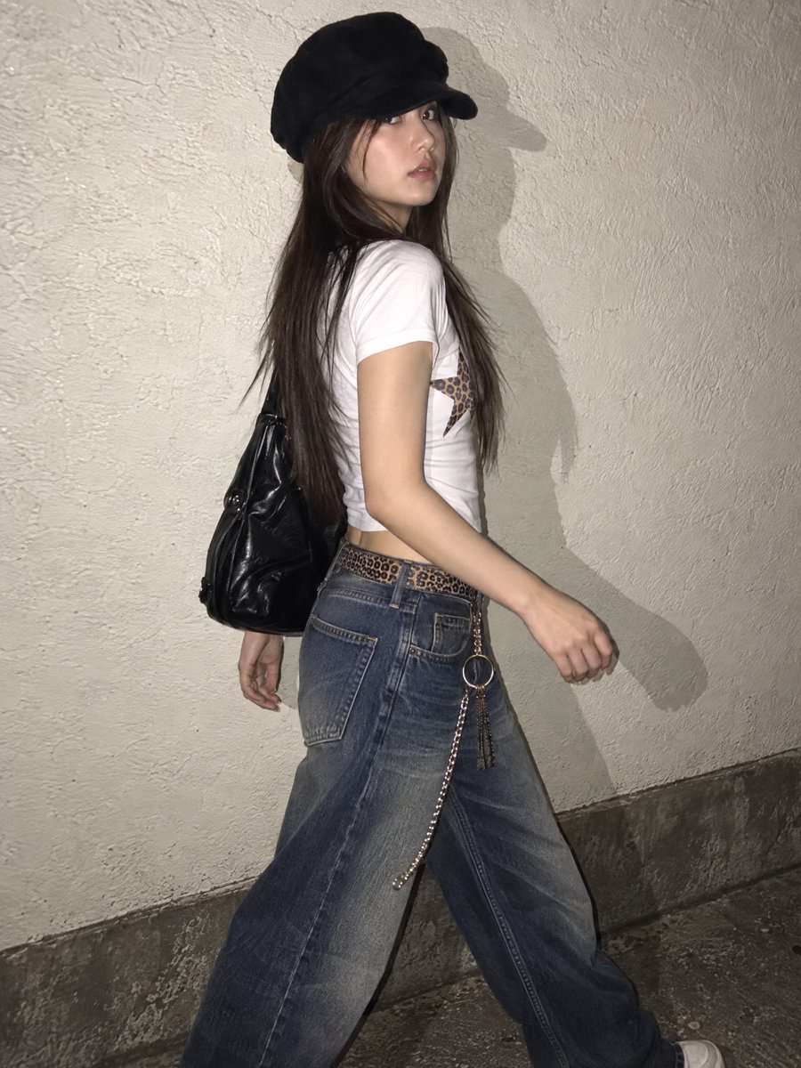 Y2K Street Style Portrait Prompt