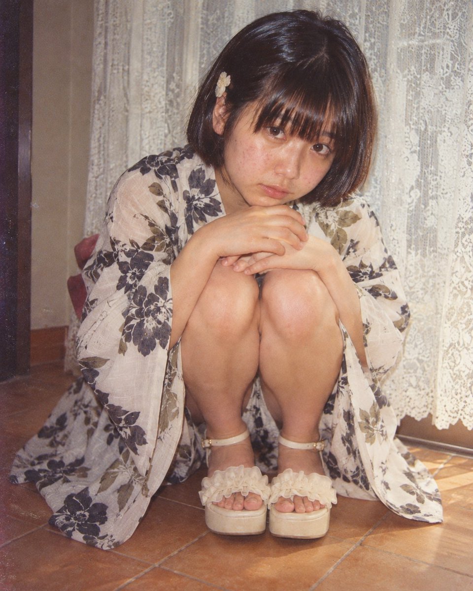 Profile / Avatar - Showa Retro Portrait of Girl in Floral Kimono - Image 1